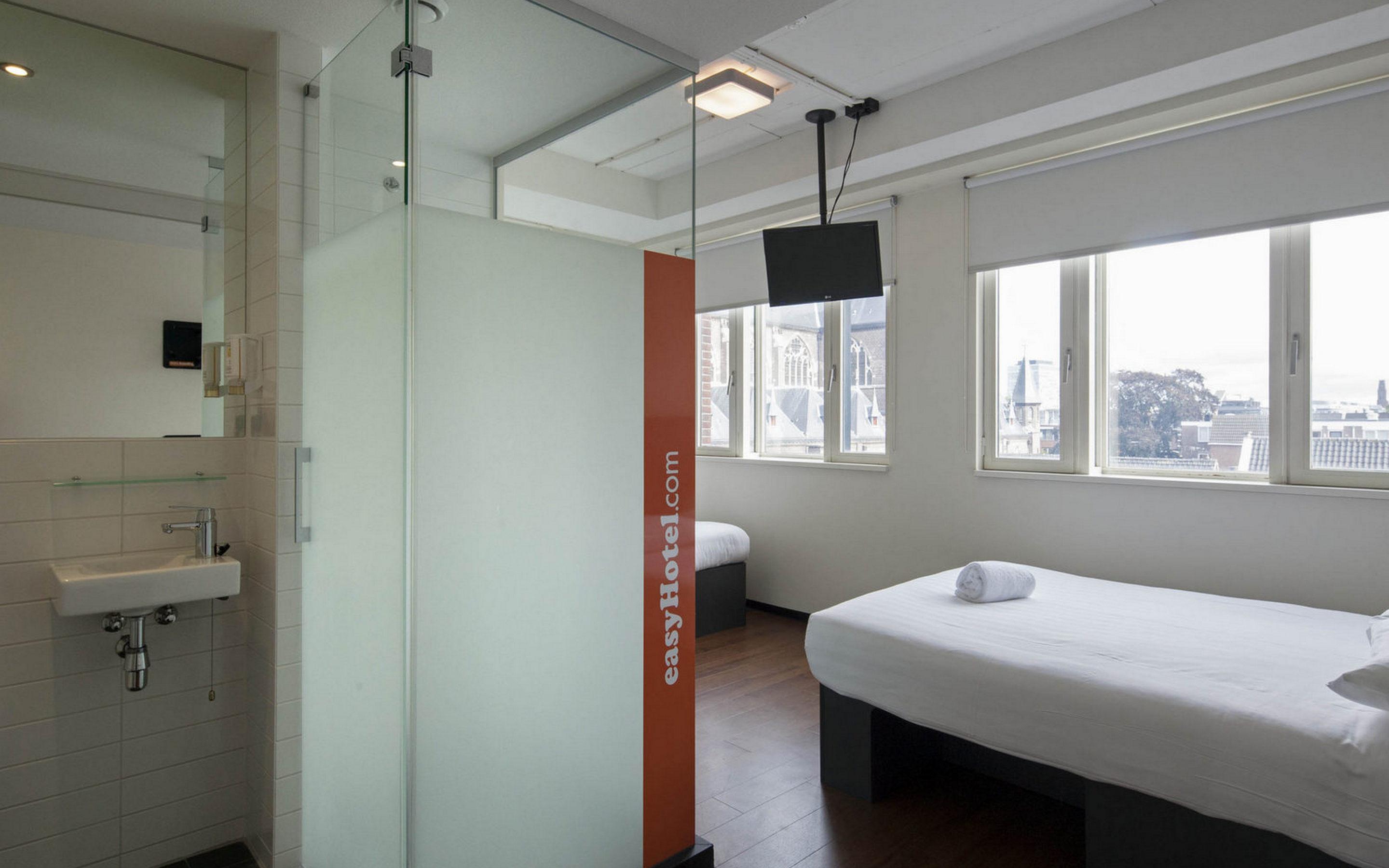 Easyhotel Centre 2*